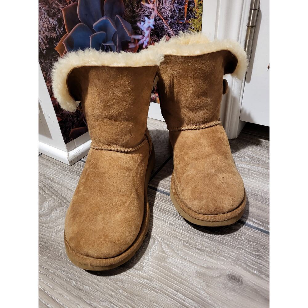 UGG UGGs AUSTRALIA Bailey 4 Brown Short Leather Warm